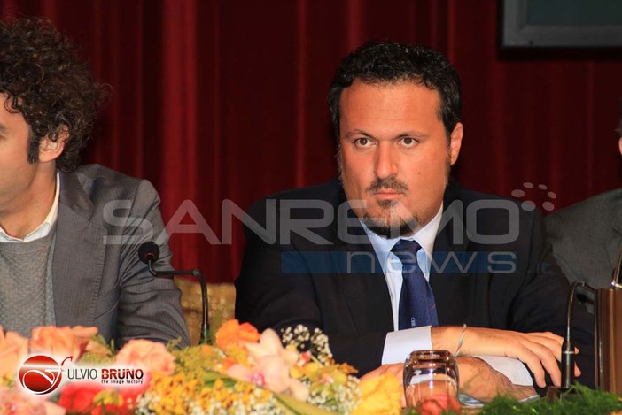 Roberto Benigni conquista il sindaco di Sanremo Zoccarato Roberto Benigni conquista il sindaco di Sanremo Zoccarato